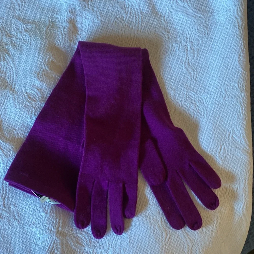 Trina Turk -NWT 20” long 100 % Merino Wool Knit Evening Gloves O/S fits most